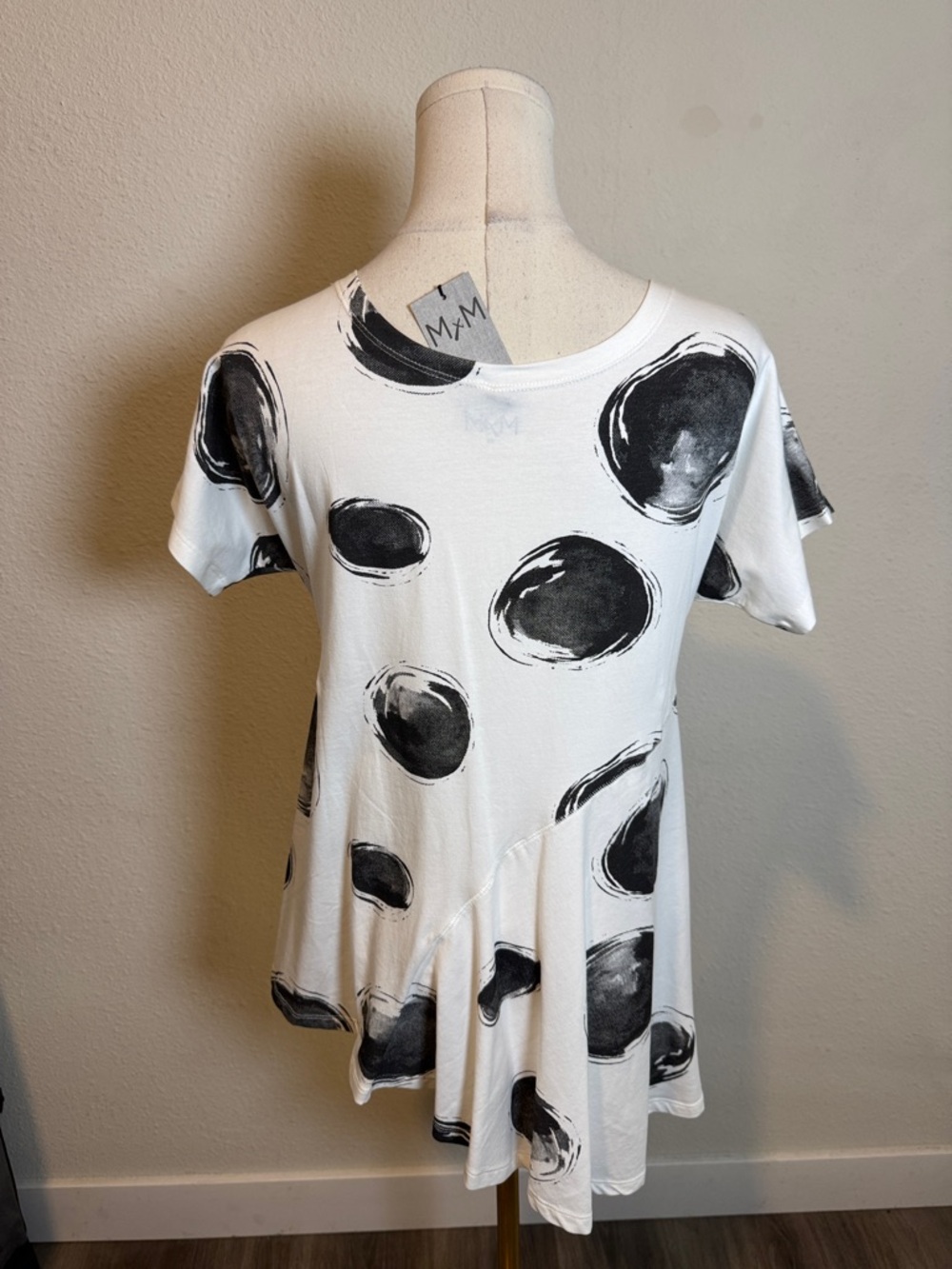NWT Matthildur “Lizzie” Ivory Short-Sleeve Tunic with Black Abstract Dot Print - Picture 4 of 9
